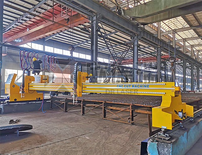 跨度8米重型龍門火焰切割機安裝現場