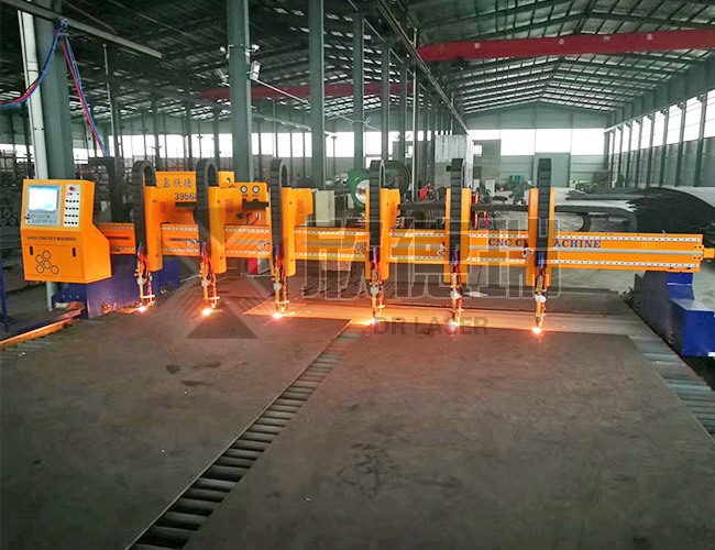重型龍門數控6火焰切割機切割現(xiàn)場